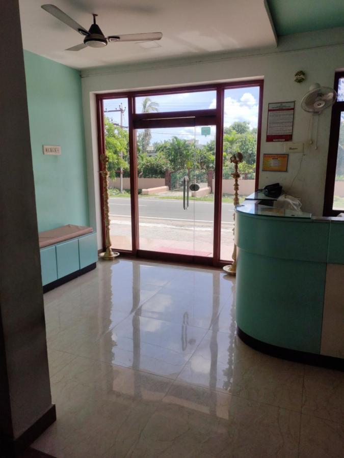 Subasree Cottage Tirunallar Exterior photo