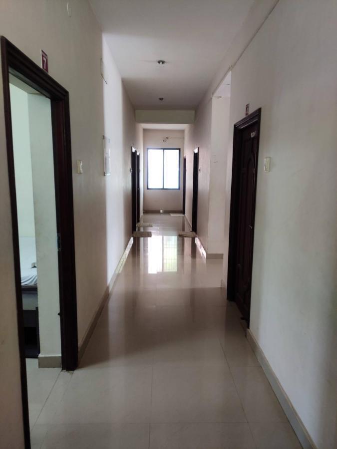 Subasree Cottage Tirunallar Exterior photo